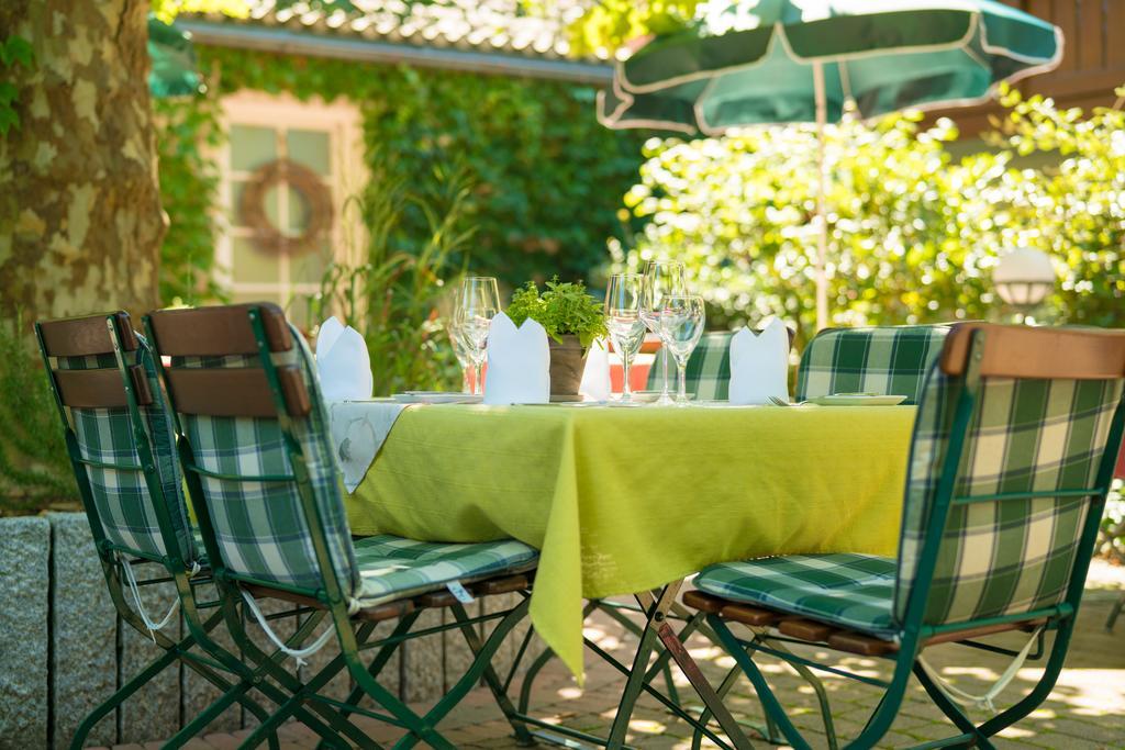 Pflugwirts Hotel Und Gasthaus 오버키르히 외부 사진