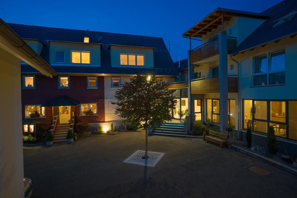 Pflugwirts Hotel Und Gasthaus 오버키르히 외부 사진